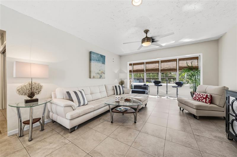 Image 8 of 38 For 1000 4th St  311