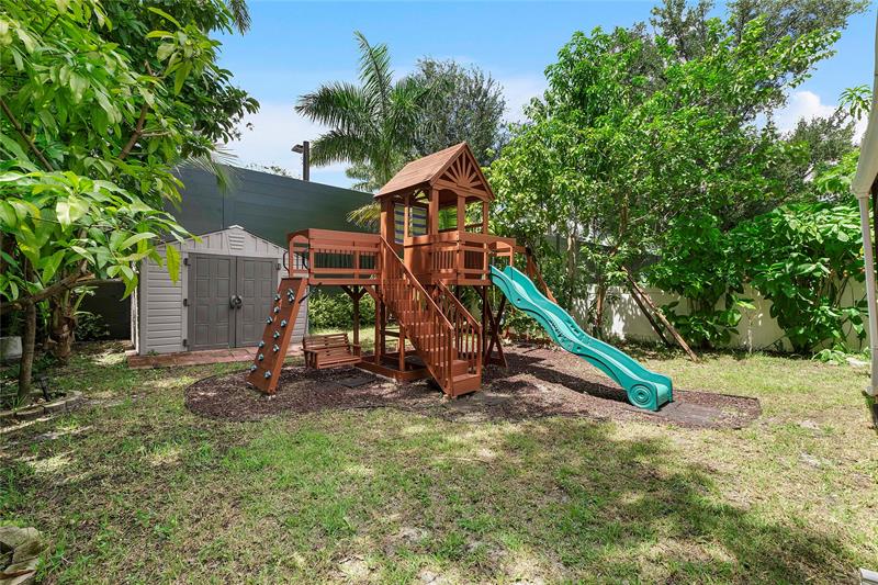 Image 30 of 57 For 11180 46th Dr