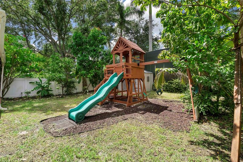 Image 31 of 57 For 11180 46th Dr