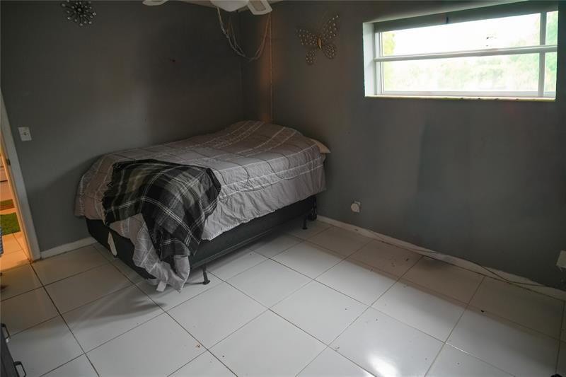 Image 14 of 28 For 3774 Inverrary Blvd  101p