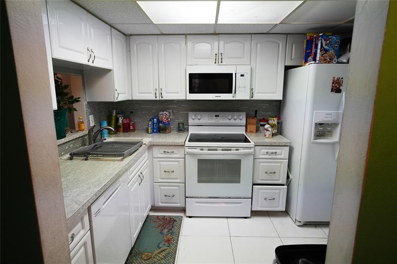 Image 3 of 28 For 3774 Inverrary Blvd  101p