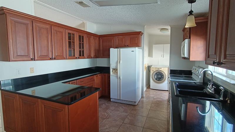 Image 16 of 48 For 8204 South St