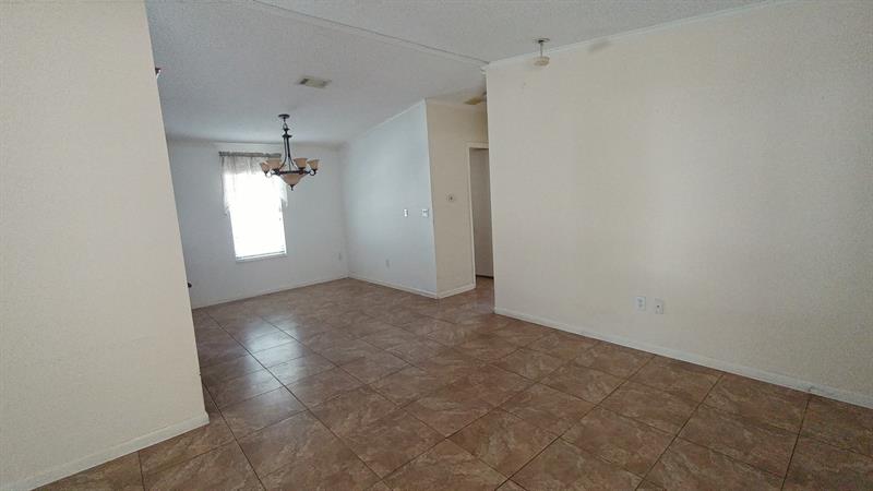 Image 24 of 48 For 8204 South St