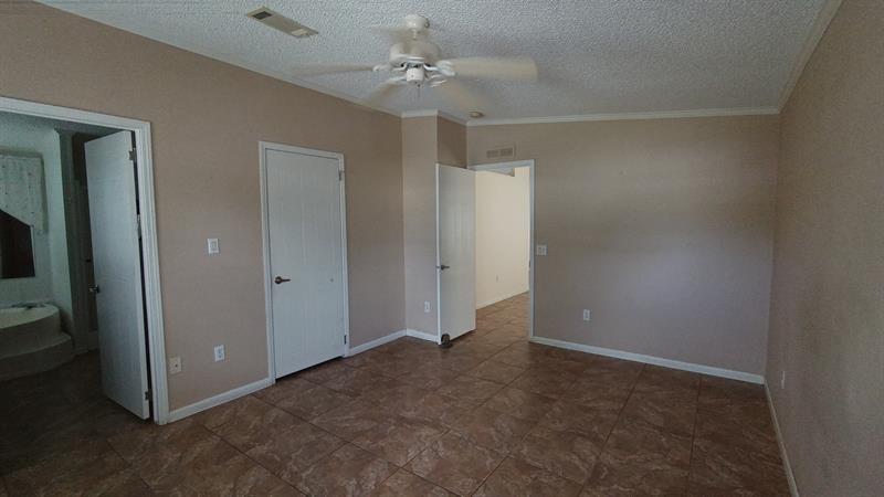 Image 27 of 48 For 8204 South St