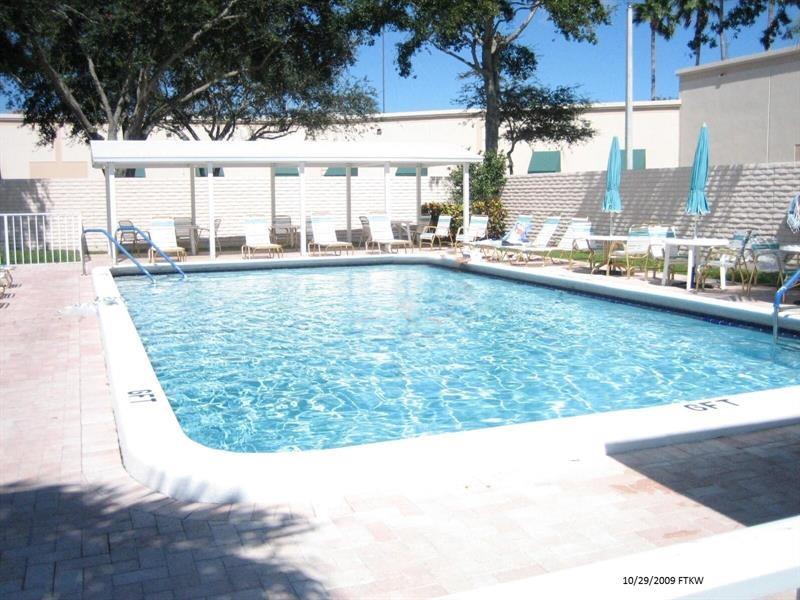 Image 47 of 48 For 8204 South St