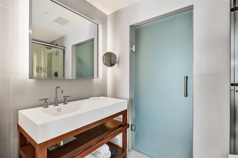 Image 22 of 30 For 3101 Bayshore  1806