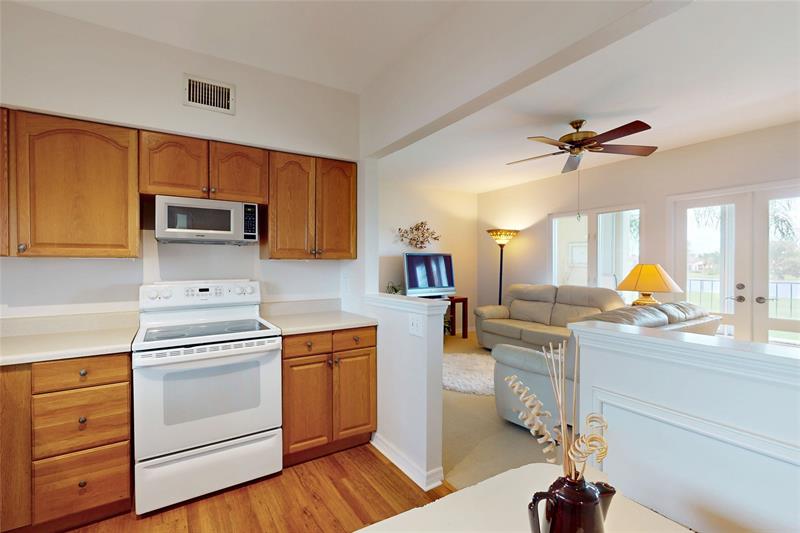 Image 11 of 53 For 5045 Harmony Cir  205