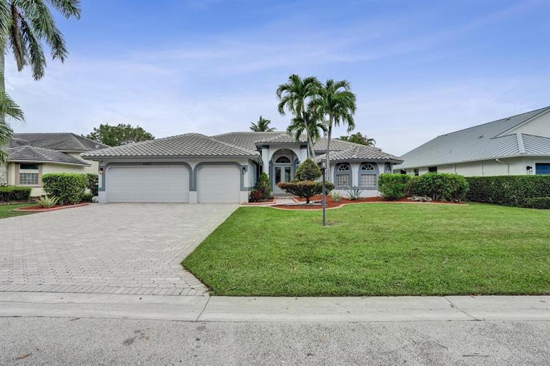 Image 4 of 58 For 4942 107th Ave