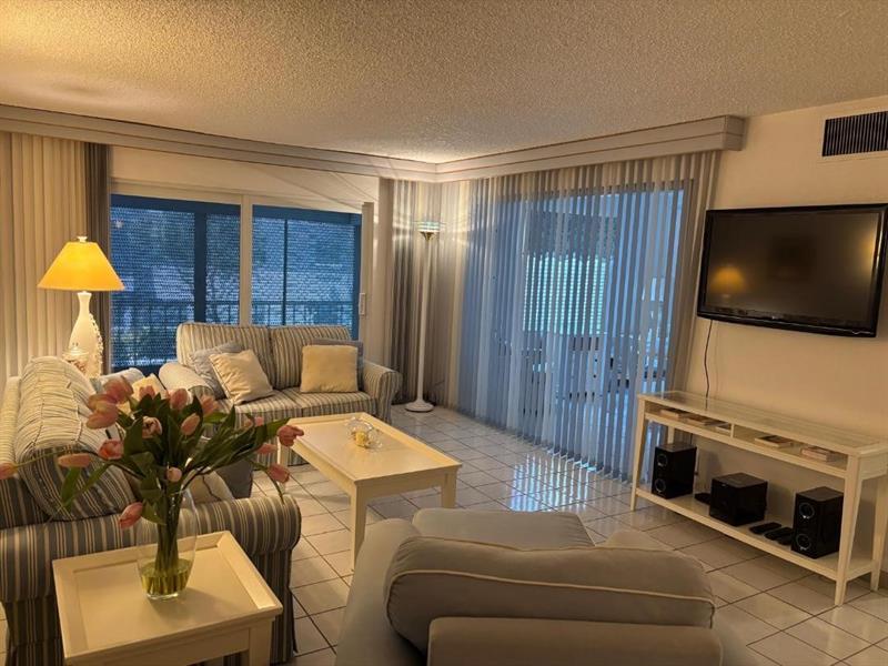 Image 15 of 27 For 6417 Bay Club Dr  3