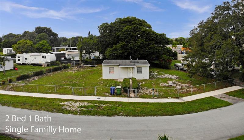 Image 5 of 6 For 16320 19th Ct