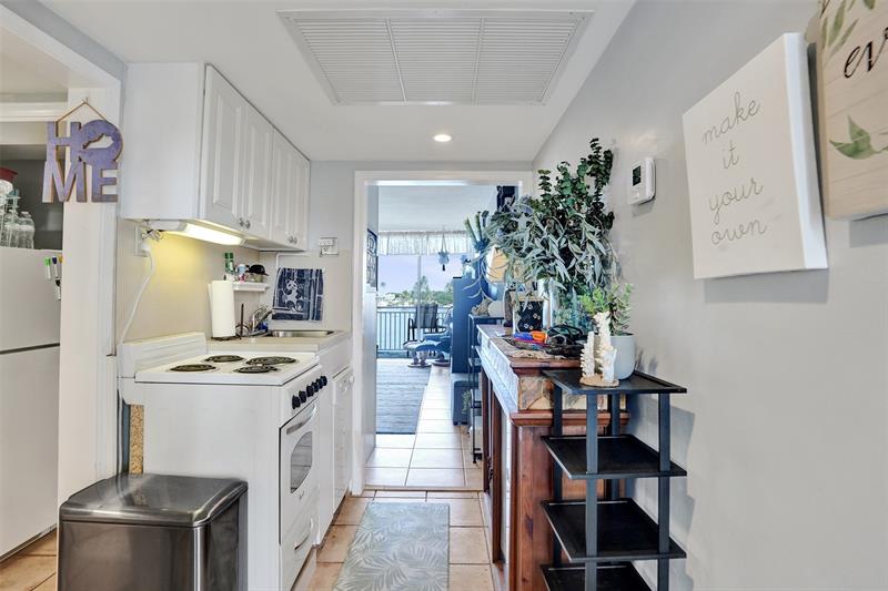 Image 12 of 43 For 2508 Bay Dr  303