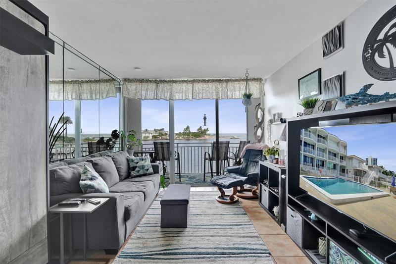 Image 15 of 43 For 2508 Bay Dr  303