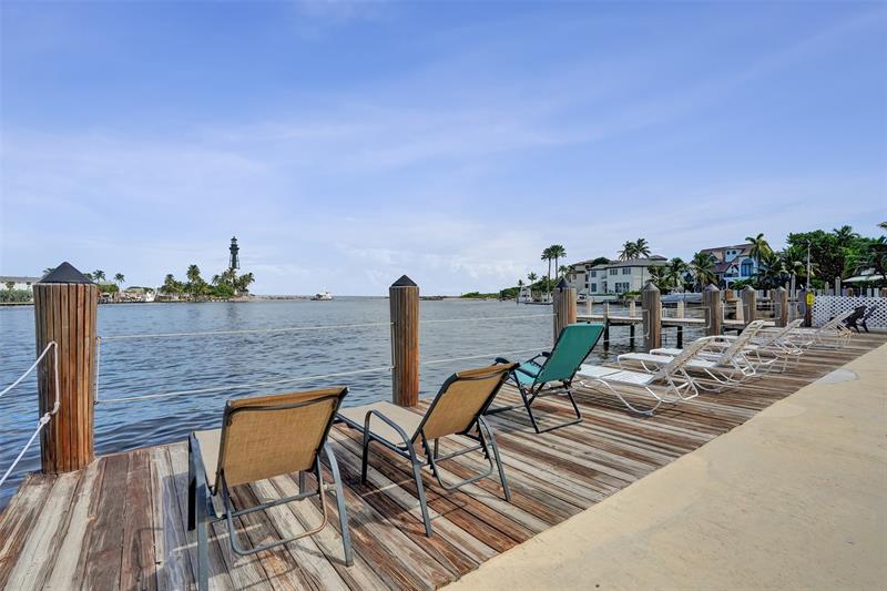 Image 30 of 43 For 2508 Bay Dr  303