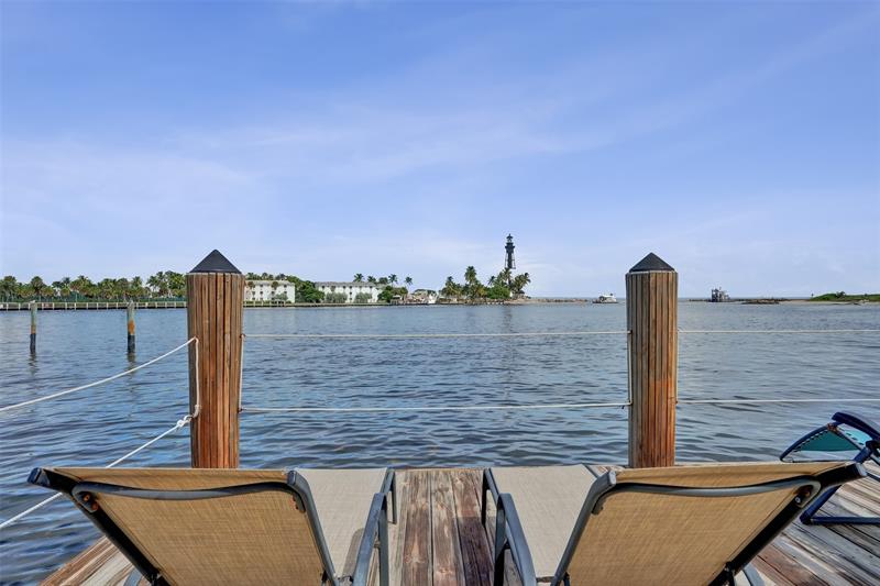 Image 31 of 43 For 2508 Bay Dr  303