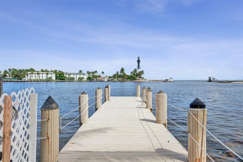 Image 32 of 43 For 2508 Bay Dr  303