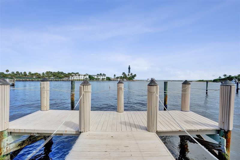 Image 33 of 43 For 2508 Bay Dr  303