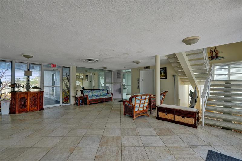 Image 34 of 43 For 2508 Bay Dr  303