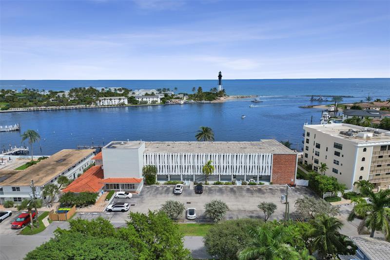 Image 35 of 43 For 2508 Bay Dr  303