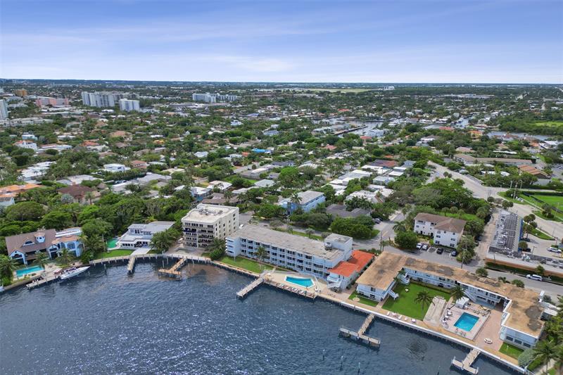 Image 38 of 43 For 2508 Bay Dr  303