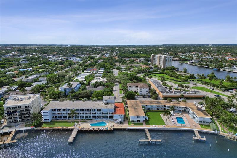 Image 42 of 43 For 2508 Bay Dr  303