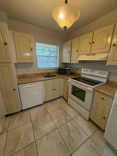 Image 4 of 17 For 2060 81st Ave  326