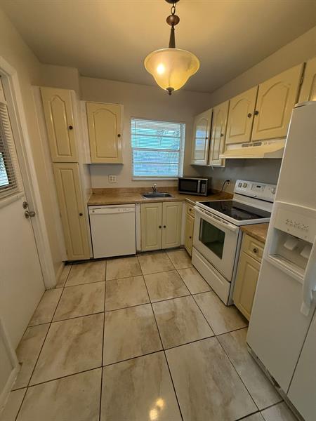 Image 5 of 17 For 2060 81st Ave  326