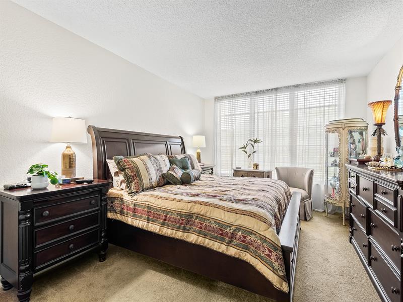 Image 10 of 22 For 4221 Palm Aire Dr  102