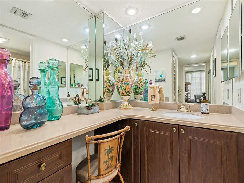 Image 11 of 22 For 4221 Palm Aire Dr  102