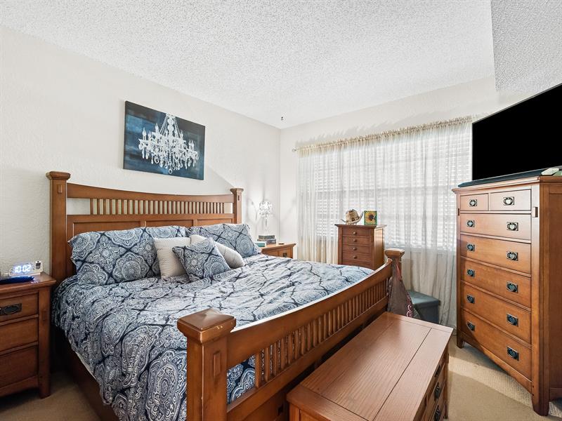 Image 13 of 22 For 4221 Palm Aire Dr  102