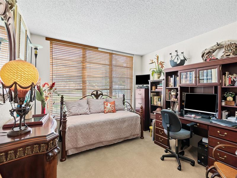 Image 15 of 22 For 4221 Palm Aire Dr  102
