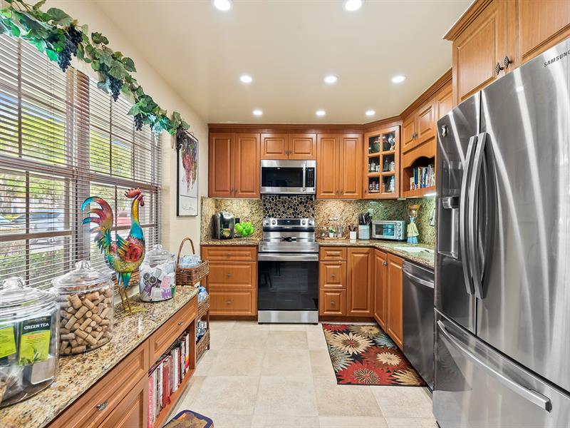Image 4 of 22 For 4221 Palm Aire Dr  102