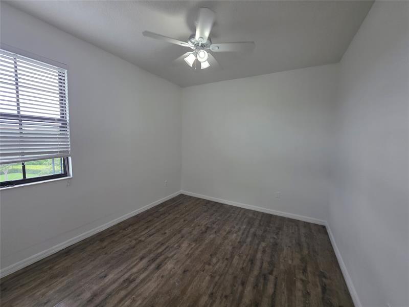 Image 17 of 27 For 19117 8th Ct
