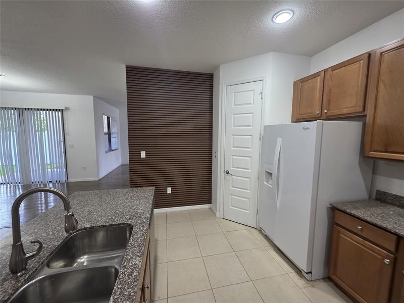 Image 3 of 27 For 19117 8th Ct