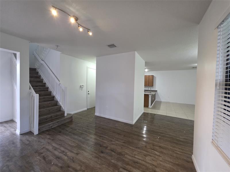 Image 4 of 27 For 19117 8th Ct