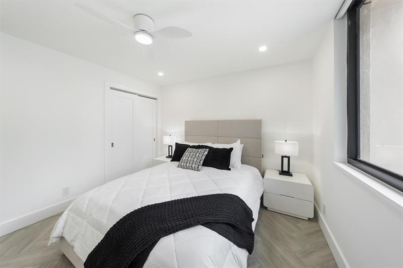 Image 13 of 30 For 1578 Ocean Lane  114