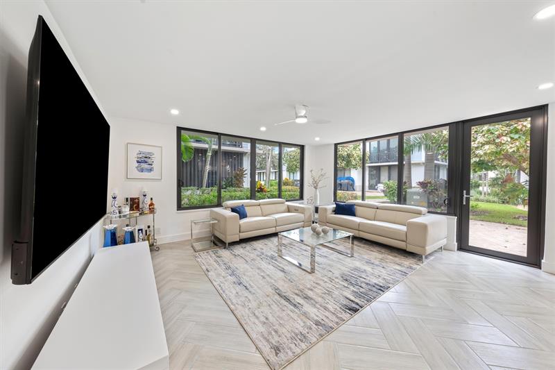 Image 17 of 30 For 1578 Ocean Lane  114