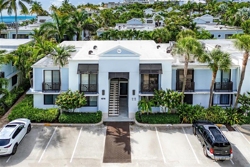 Image 22 of 30 For 1578 Ocean Lane  114