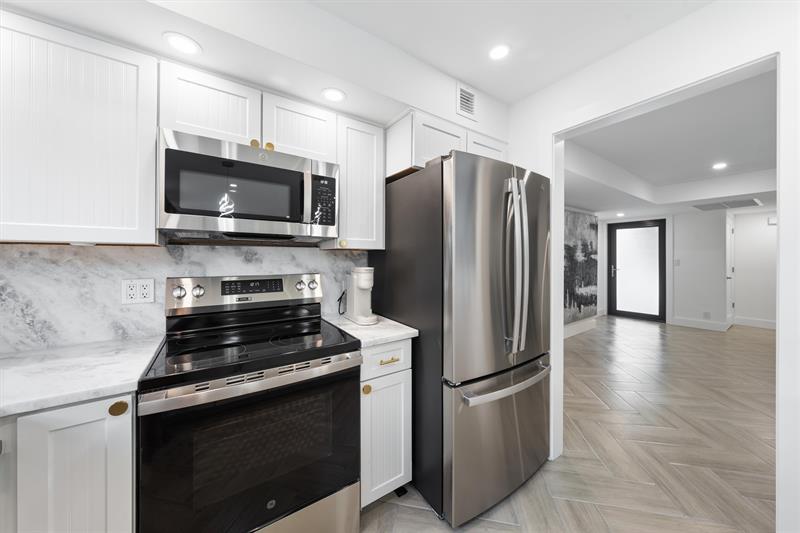 Image 7 of 30 For 1578 Ocean Lane  114