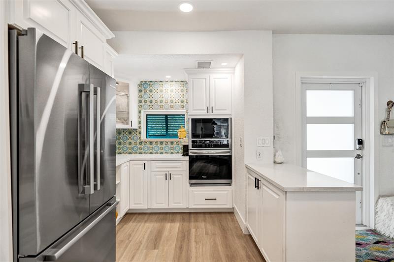 Image 13 of 90 For 3206 Robbins Rd