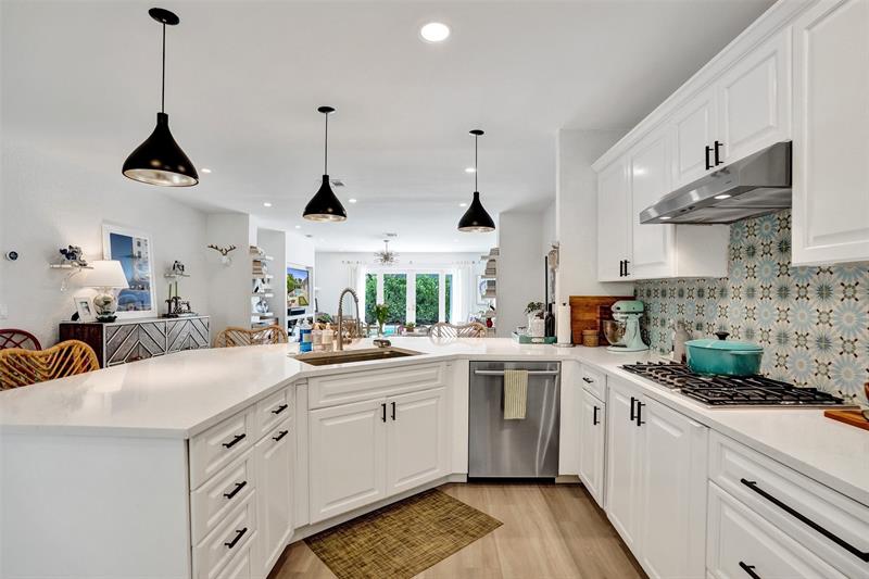 Image 17 of 90 For 3206 Robbins Rd