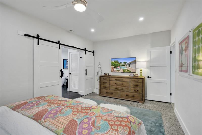 Image 39 of 90 For 3206 Robbins Rd