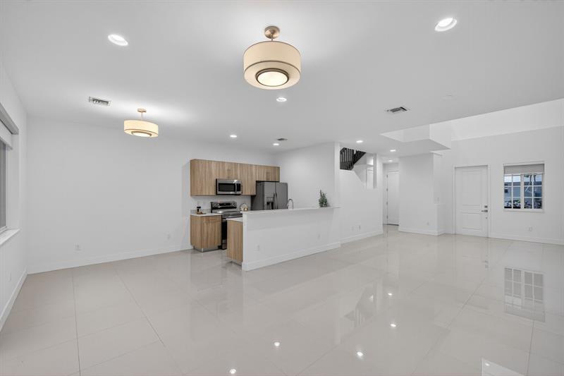Details for 737 1st Ct  737, Pompano Beach, FL 33060