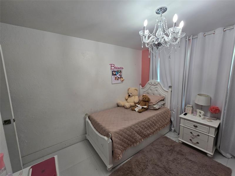 Image 22 of 41 For 2340 8th Ave