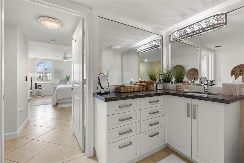 Image 15 of 23 For 99 Mizner Boulevard  403