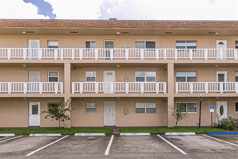 Details for 608 Natura Blvd  305, Deerfield Beach, FL 33441