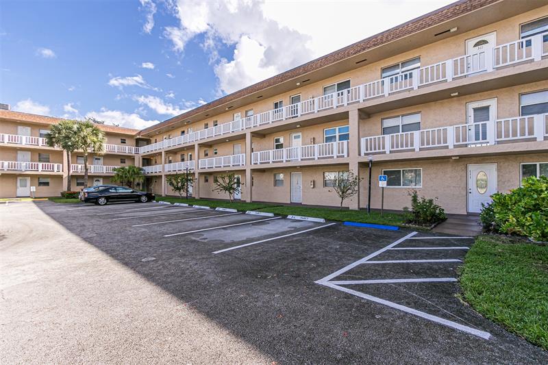 Image 3 of 11 For 608 Natura Blvd  305
