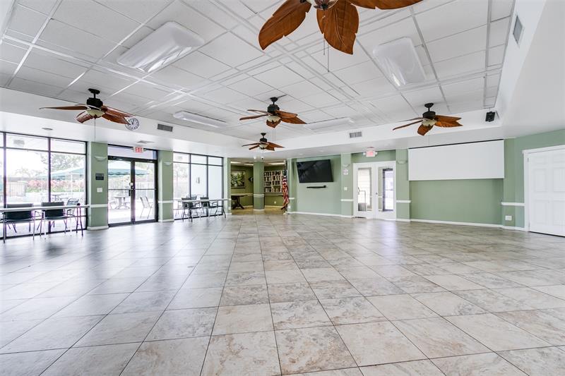 Image 8 of 11 For 608 Natura Blvd  305