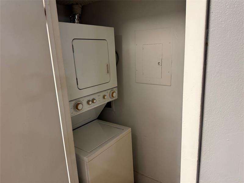 Image 13 of 16 For 9999 Summerbreeze Dr  704