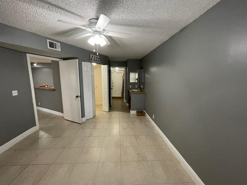Image 16 of 16 For 9999 Summerbreeze Dr  704