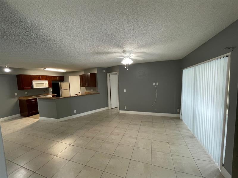 Image 6 of 16 For 9999 Summerbreeze Dr  704